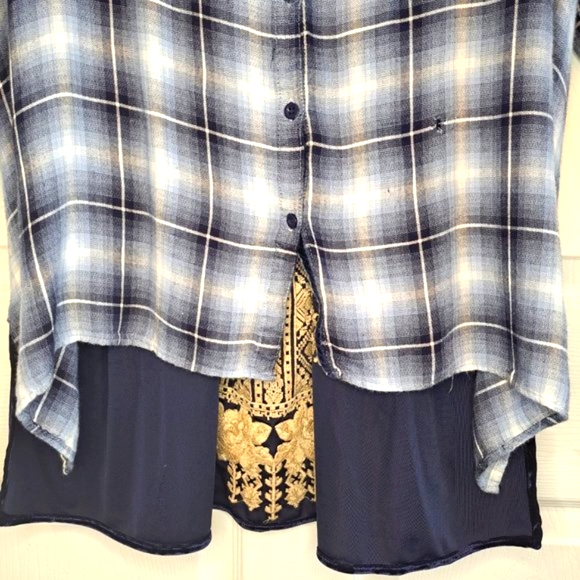 Andree by Unit Soft Plaid Embroidered Flannel Button Up Blouse Plus Size 2X - Picture 5 of 9